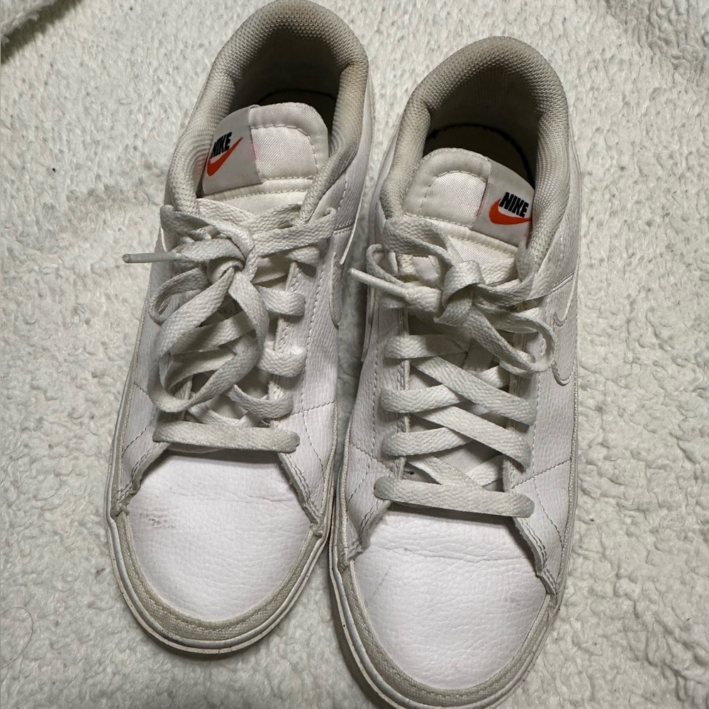 Nike Court Legacy Leather Women’s